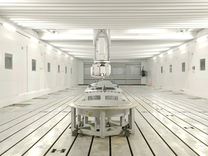 五轴联动龙门数控高速加工中心：20.5m*6.5m*2.5m